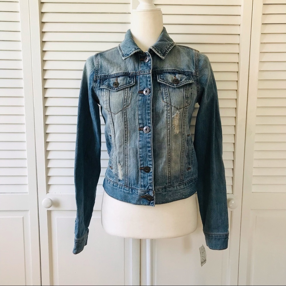 2/$50 MUDD Blue Distressed Jean Jacket Size Small